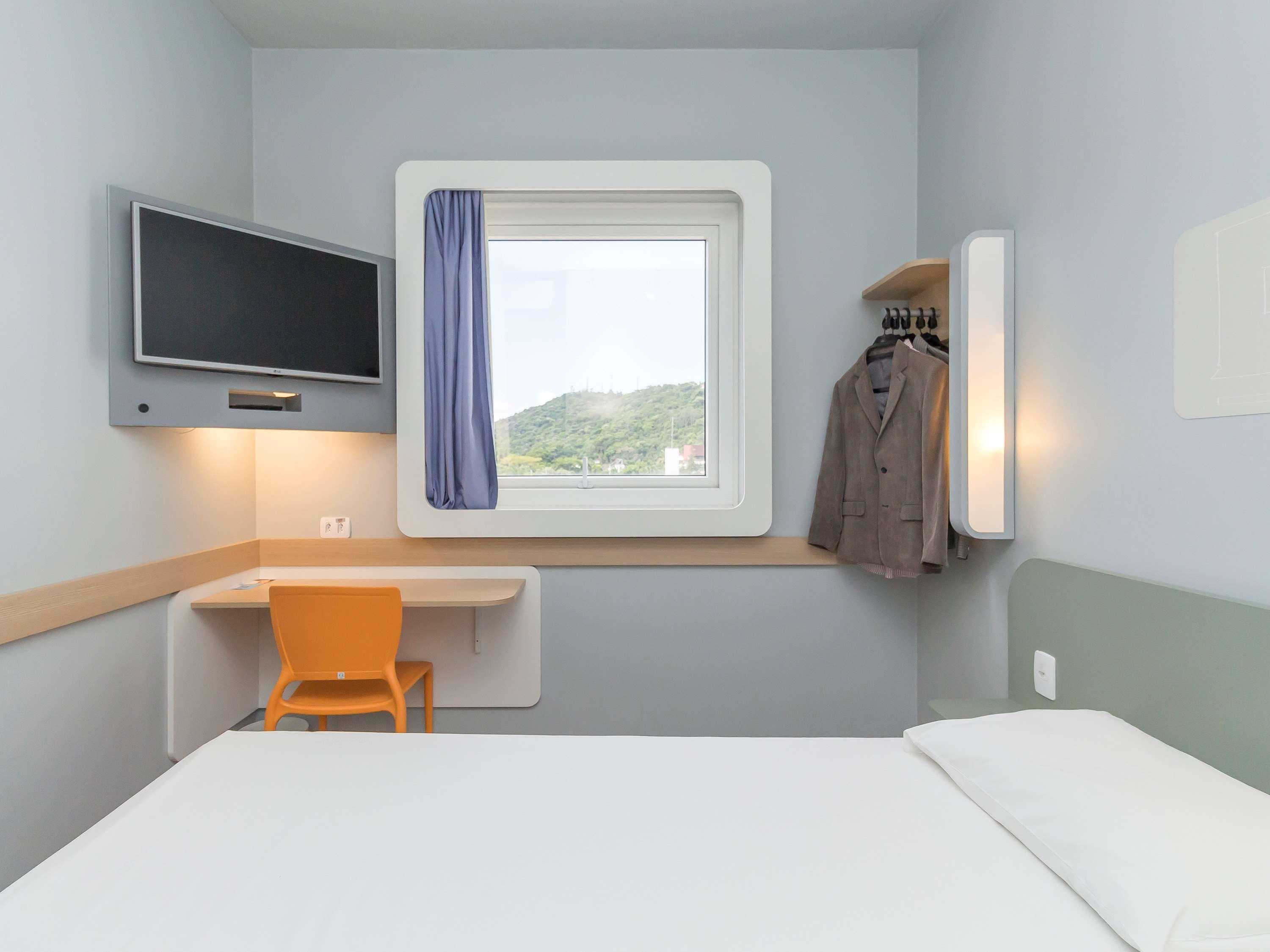 Ibis Budget Blumenau Exterior foto
